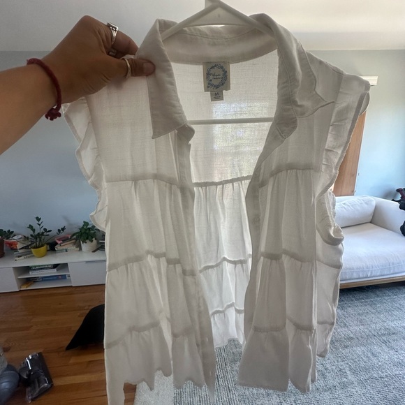 White ruffled blouse - Picture 2 of 2